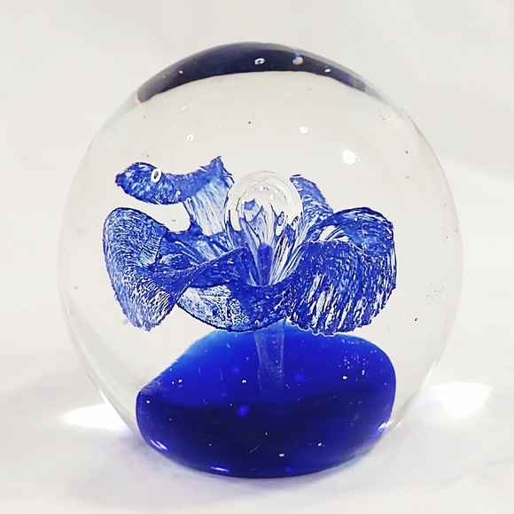 Vintage Set! 1 Blue & 1 White Hand-Blown Glass Floating Flower Paperweights - Picture 3 of 12